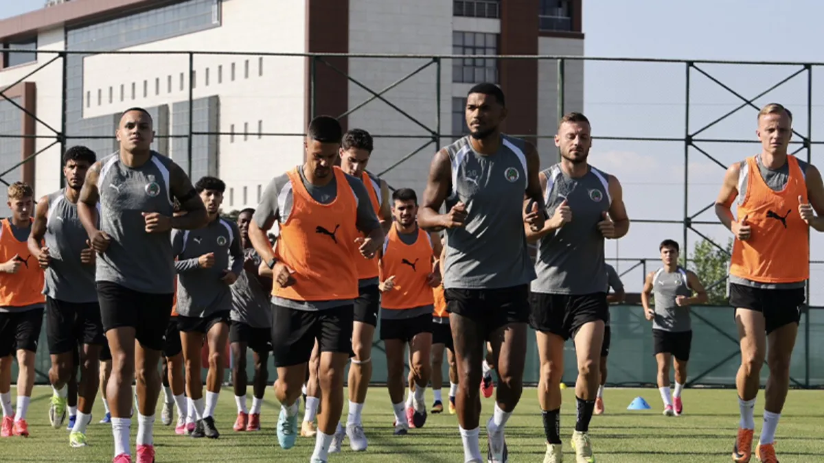 Alanyaspor Sezon Hazırlıklarına Burdur'da Başladı