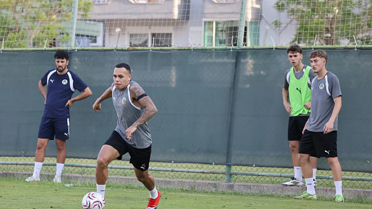 Alanyaspor'da yeni sezon mesaisi devam ediyor