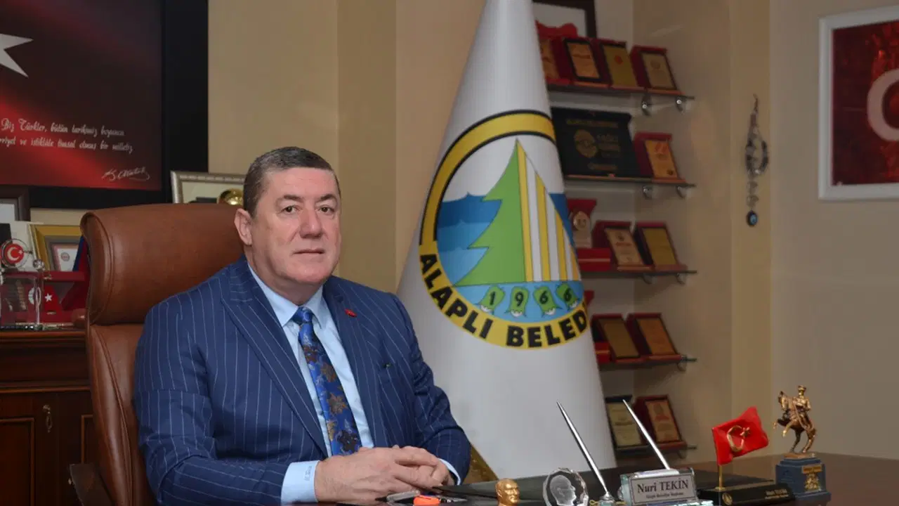 Alaplı Belediye Başkanı Tekin ve 9 meclis üyesi CHP'den istifa etti