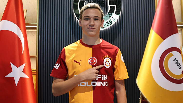 Aleksey Batrakov resmen Galatasaray'da