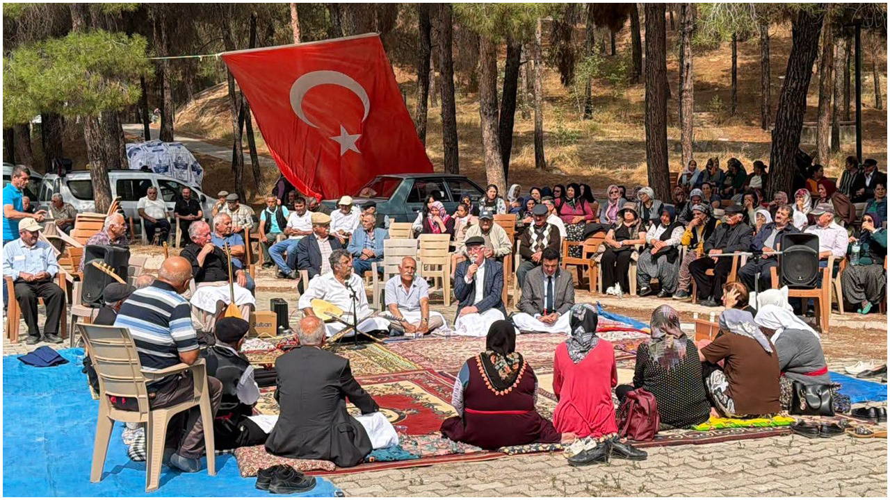 Alevilere Dergah Kapalı: İbadet Parkta Yapıldı