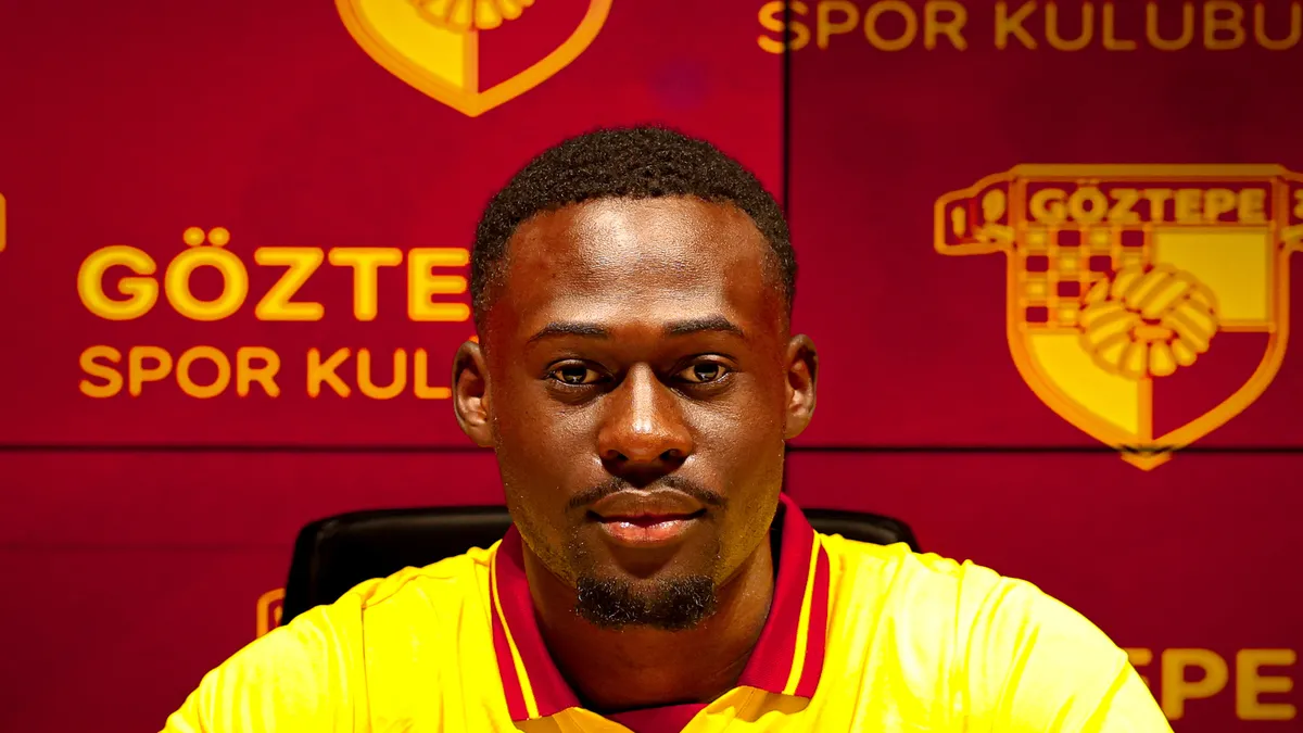 Alex Matos resmen Göztepe'de