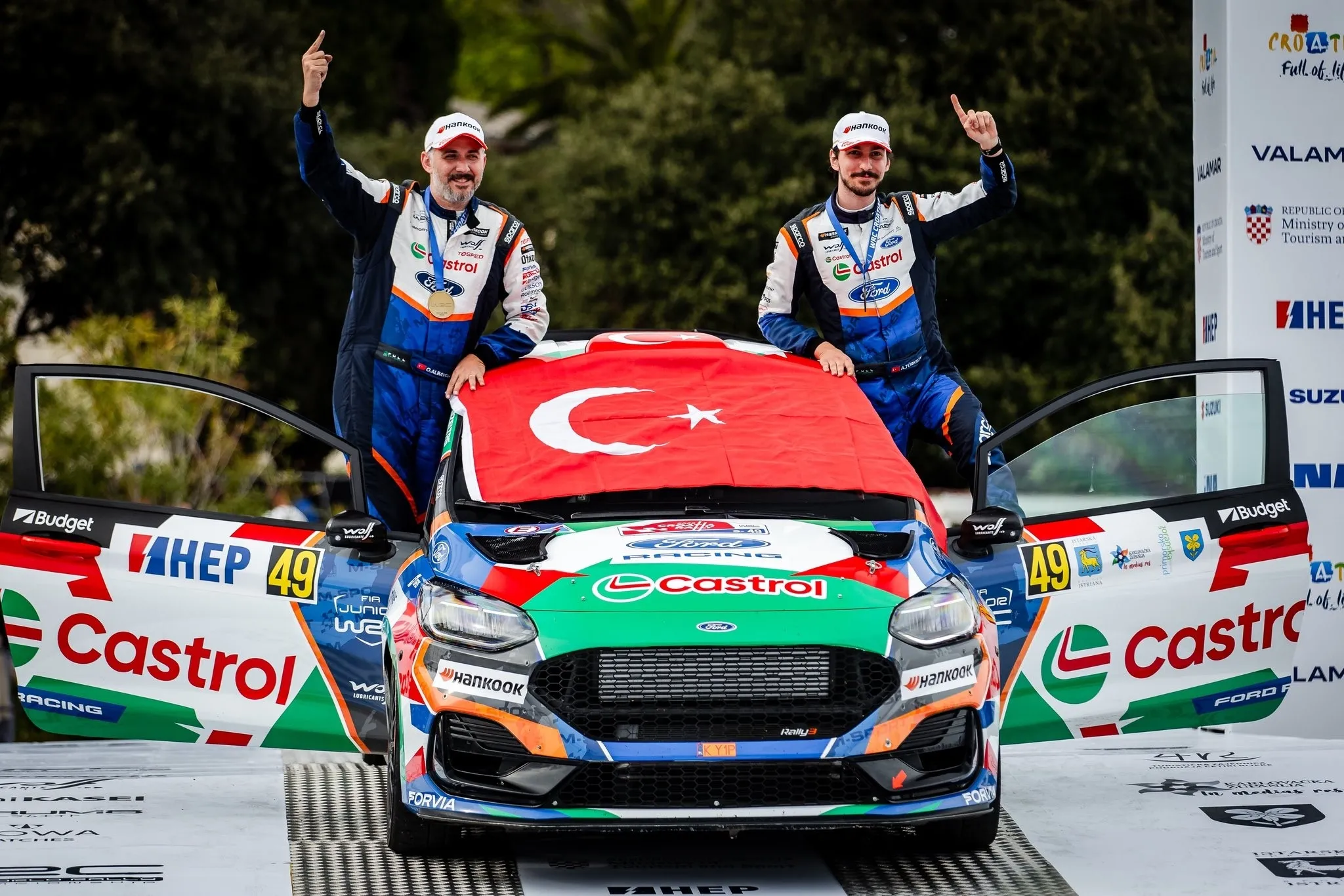 Ali Türkkan'dan Tarihi Zafer: Türkiye'nin İlk JWRC Şampiyonu