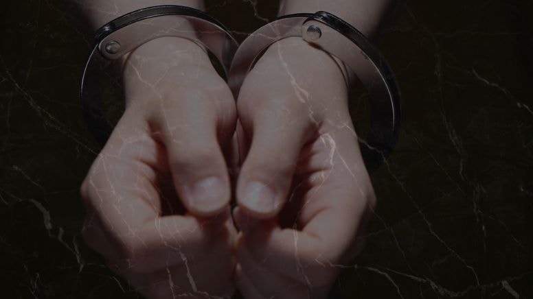 Alkollü sürücü denetimden kaçarken kaza yaptı, tutuklandı