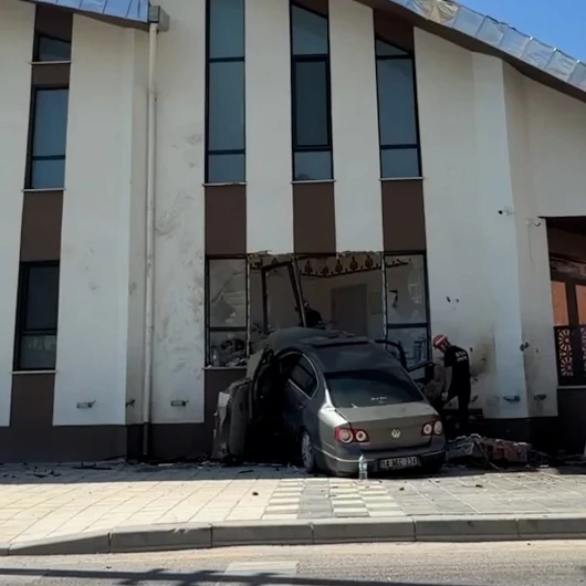 Alkollü Sürücü İmam Odasına Daldı! 290 Bin TL Ceza