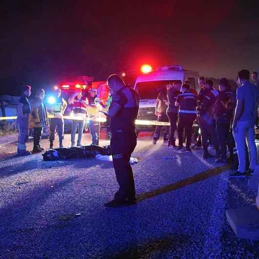 Alkollü Tır Sürücüsü Motosikletli İki Genci Hayattan Kopardı