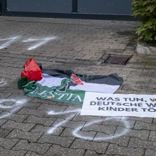 Almanya'da Rheinmetall protestosu: Bonn'da tesis girişi kapatıldı