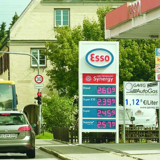 Almanya'da Benzin Fiyatı Rekor Kırdı: Litre 2,273 Avro