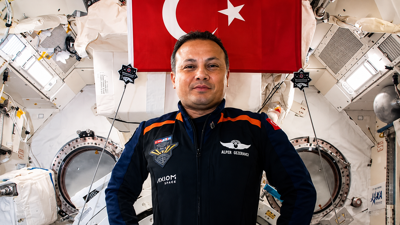 Türkiye'nin İlk Astronotu Alper Gezeravcı Tuğgeneral Oldu