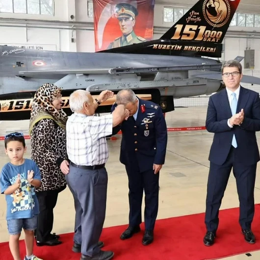 Türkiye'nin İlk Astronotu Alper Gezeravcı Tuğgeneral Oldu