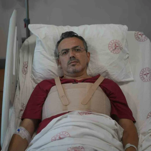 Dünyada Bir İlk: ALS Hastasına 5 Saatlik Çift Kalp Kapağı Operasyonu