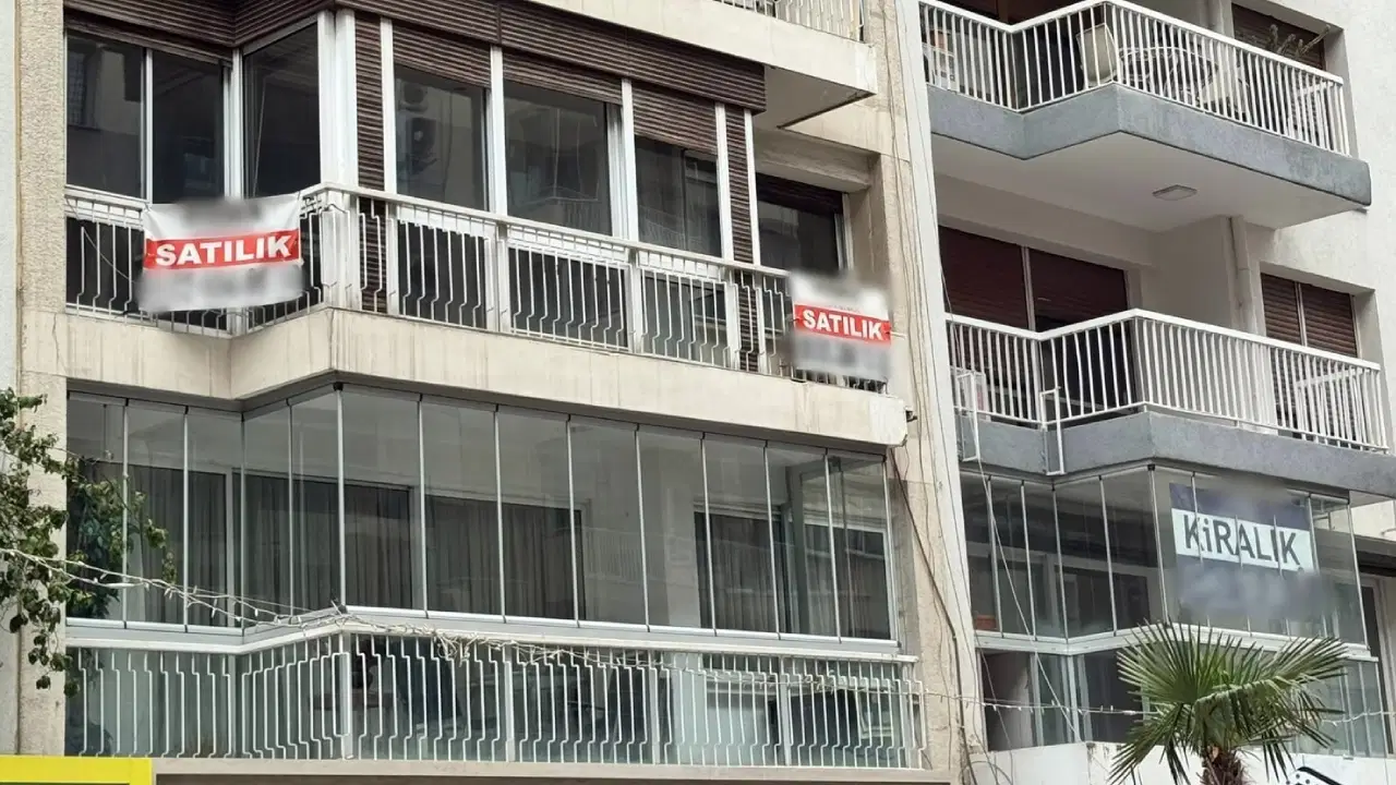 Alsancak'ta 300 Kiralık İş Yeri İlanı: Ticari Hayat Zorlanıyor