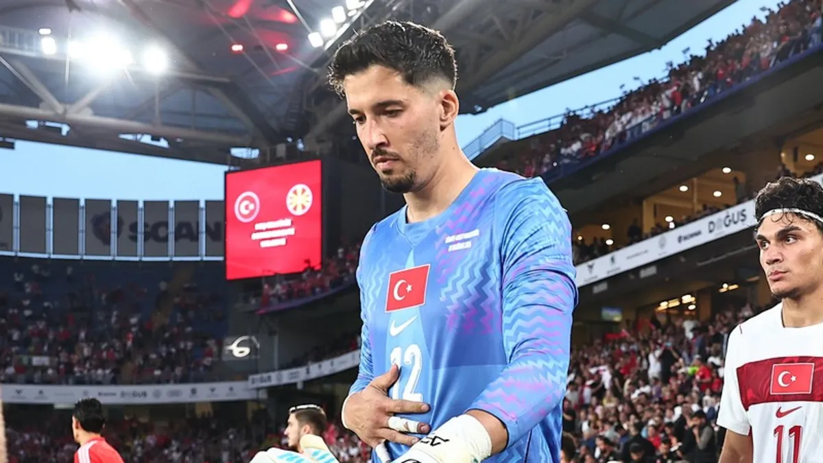 Altay Bayındır: Herkes bu bayrağa hizmet ediyor
