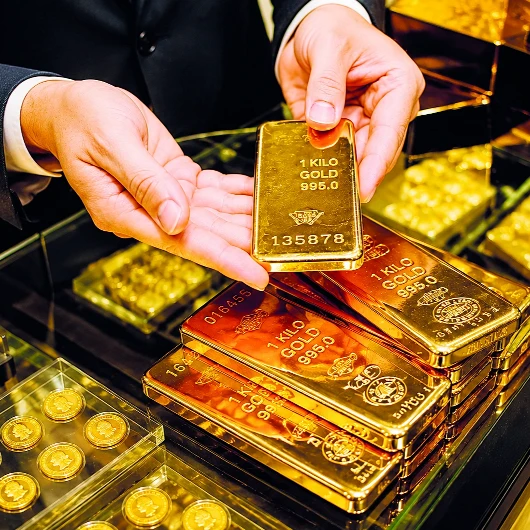 Altında güçlü dönüş: Ons 4 bin 356 dolarla rekor kırdı