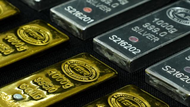 Altında üç aylık kayıp: Jeopolitik gerilim ve Fed beklentileri