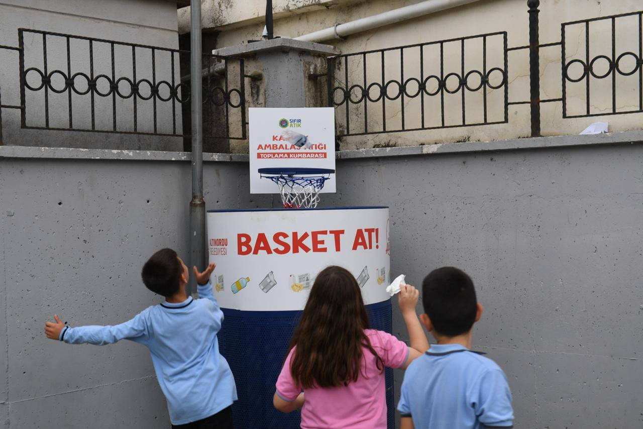 Altınordu'da 'Basket At' Potalarıyla Çevre Bilinci