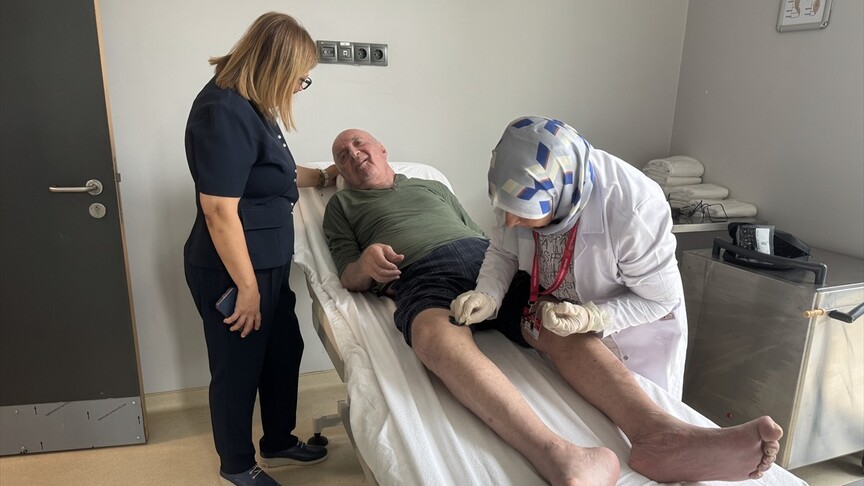 Alzheimer ve Demans Hastaları İstanbul'da Sanatla Hayata Tutunuyor
