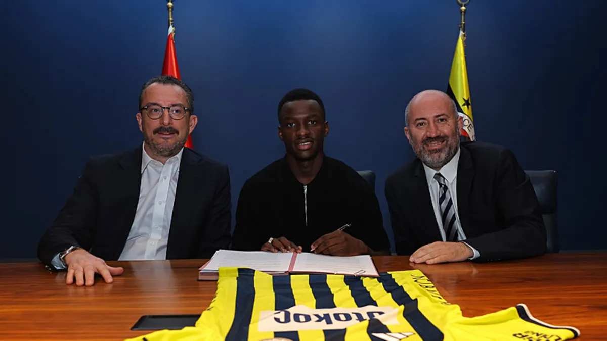 Amara Diouf: 'Fenerbahçe'ye olan borcumu sahada ödeyeceğim
