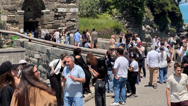Amasra'da Kurban Bayramı yoğunluğu: Tarihi ilçe turist akınına uğradı