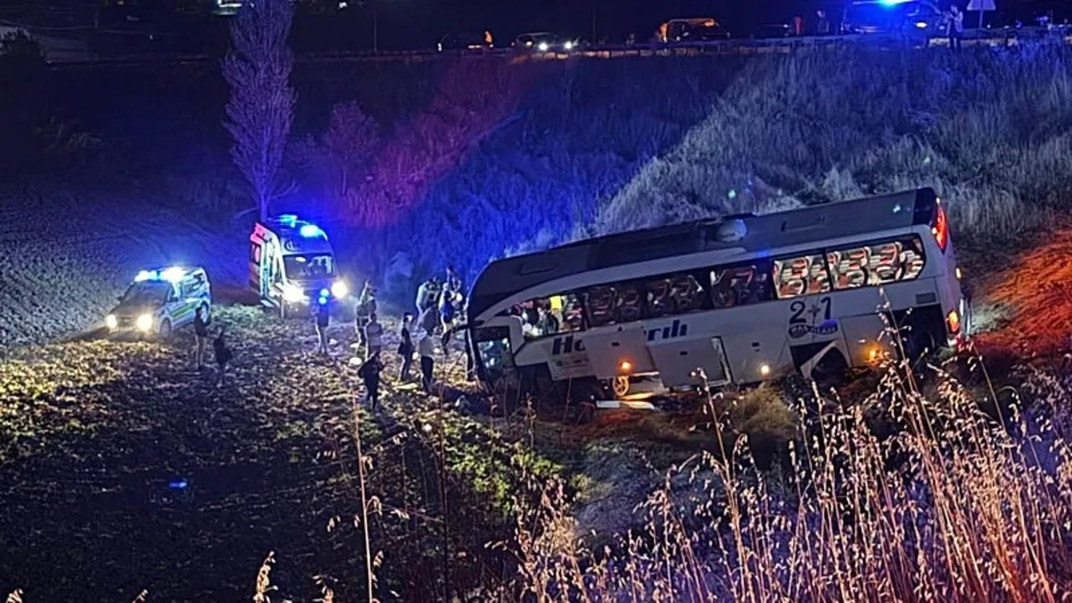 Amasya'da Feci Kaza: Yolcu Otobüsü Şarampole Uçtu, 24 Yaralı