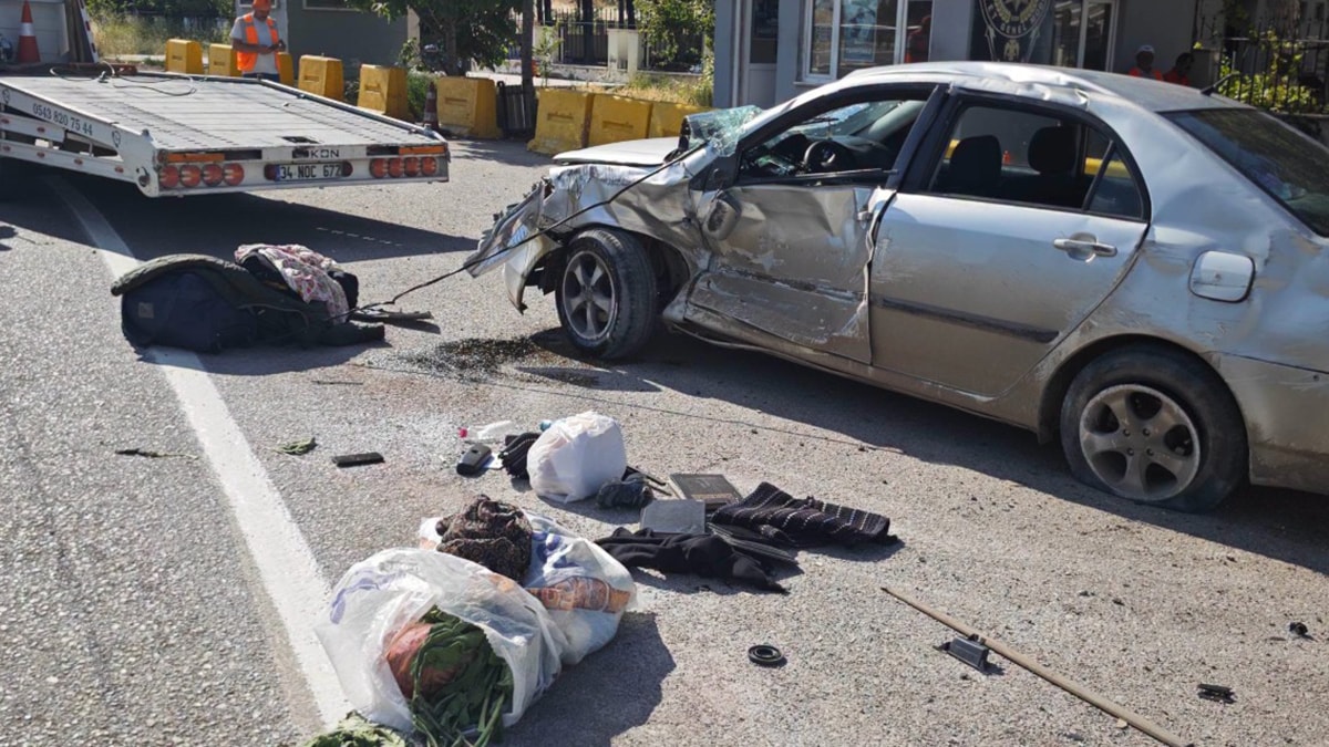 Amasya'da kamyonla otomobil çarpıştı: 7 yaşındaki çocuk hayatını kaybetti