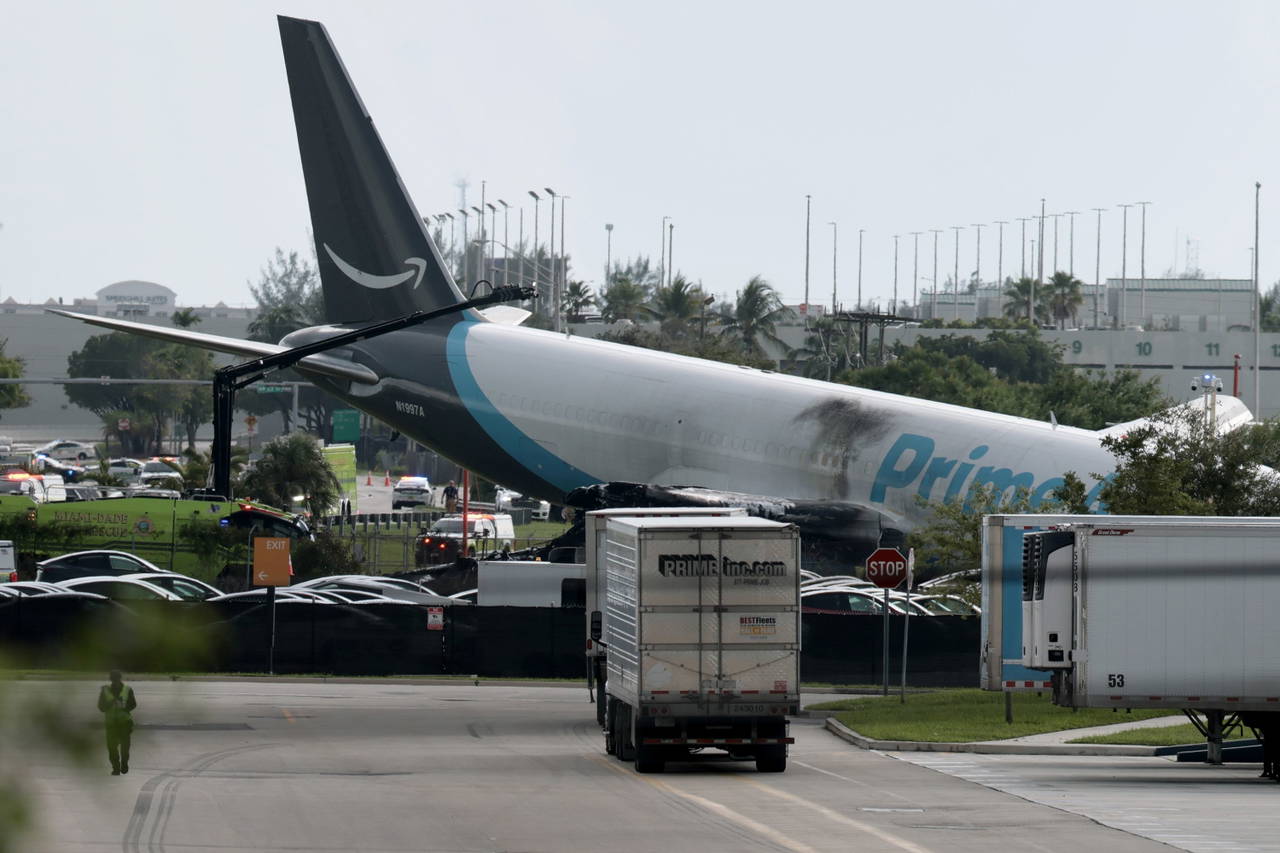 Amazon Kargo Uçağı Miami'de Pistten Çıktı: 5 Ölü