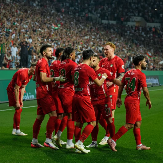 Amed Spor'dan gol şov: Başakşehir darmadağın oldu