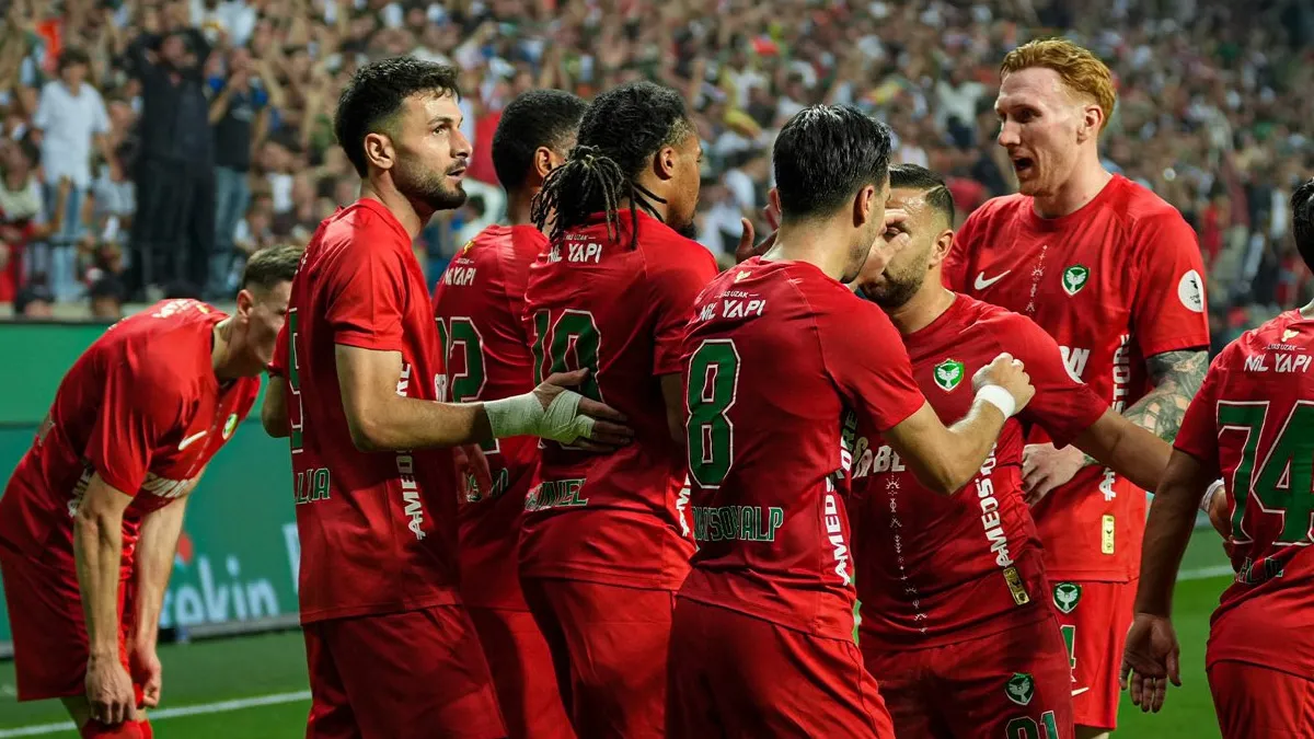 Amed Sportif 5 Golle Başakşehir'i Dağıttı: Orban Hat-Trick Yaptı