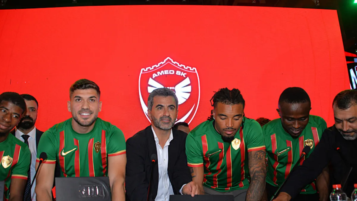 Amedspor'da 5 Yeni Transfer İçin İmza Töreni Düzenlendi