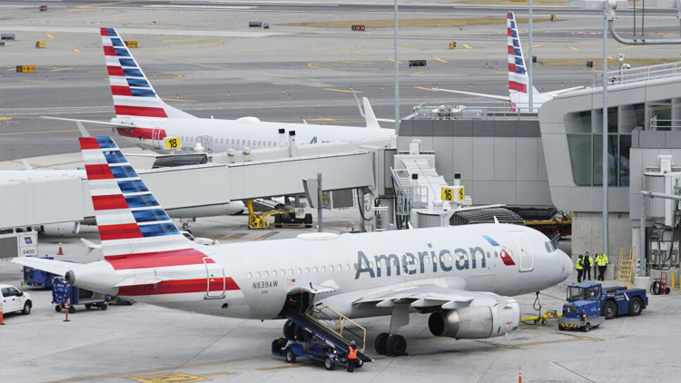 American Airlines Teknik Arıza Nedeniyle Uçuşları Kısa Süreli Durdurdu