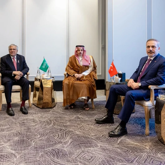 Amman'da Kritik Dörtlü Zirve: Türkiye, Mısır, Pakistan ve Suudi Arabistan Dışişleri Bakanları Bir Araya Geldi