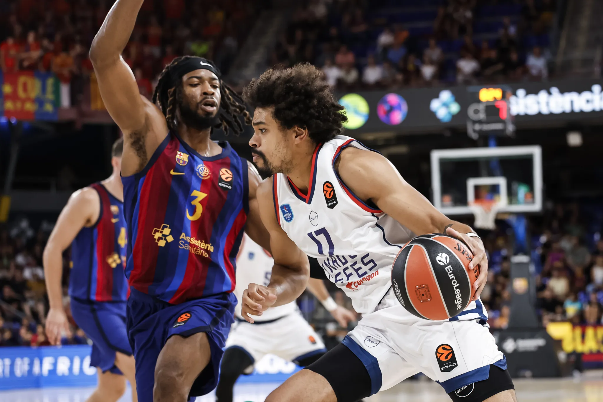 Anadolu Efes, Barcelona Deplasmanında 89-82 Yenildi