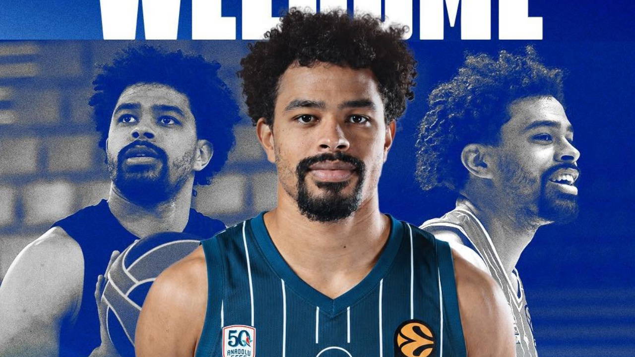 Anadolu Efes, Collin Malcolm'u Kadrosuna Kattı