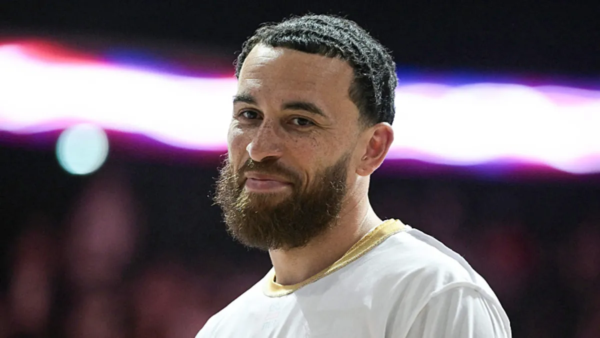 Anadolu Efes, Mike James'i Kadrosuna Kattı