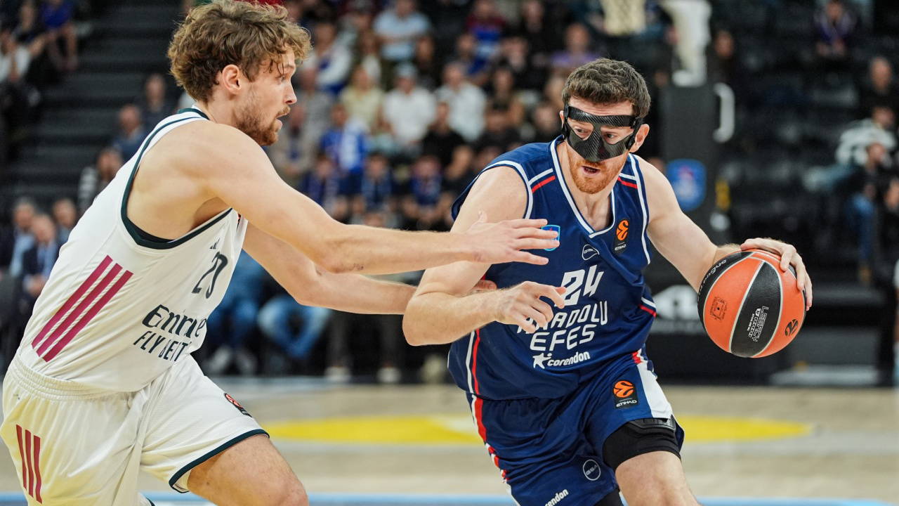 Anadolu Efes Olympiakos Deplasmanında: Maç Saati ve Kanal Bilgisi