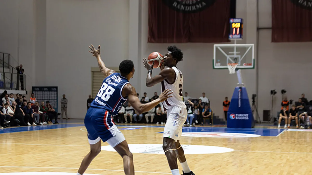 Anadolu Efes, Pizzabulls Bordo Bandırma deplasmanında galip