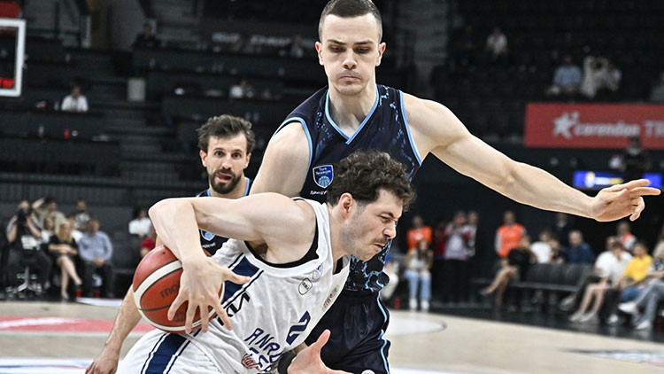 Anadolu Efes, Türk Telekom karşısında avantajı kaptı