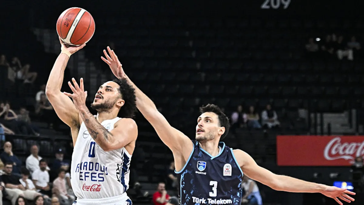 Anadolu Efes, Play-Off'ta Türk Telekom'a Geçit Vermedi