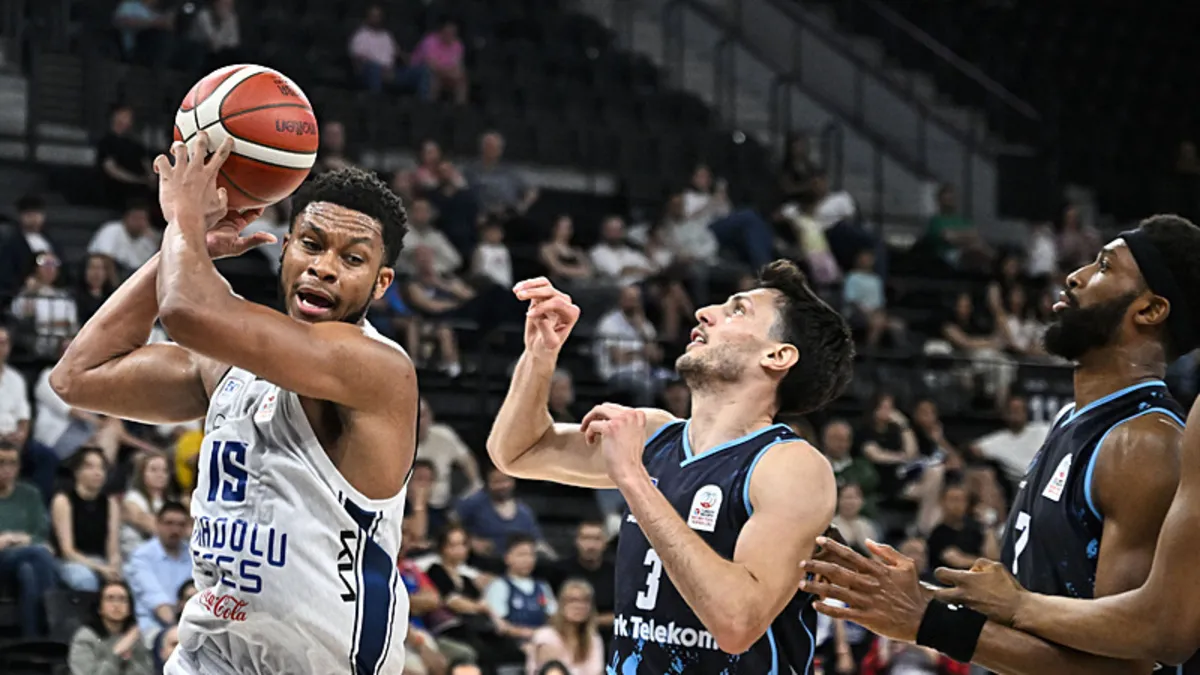 Anadolu Efes, Türk Telekom'u Devirerek Yarı Finale Yükseldi