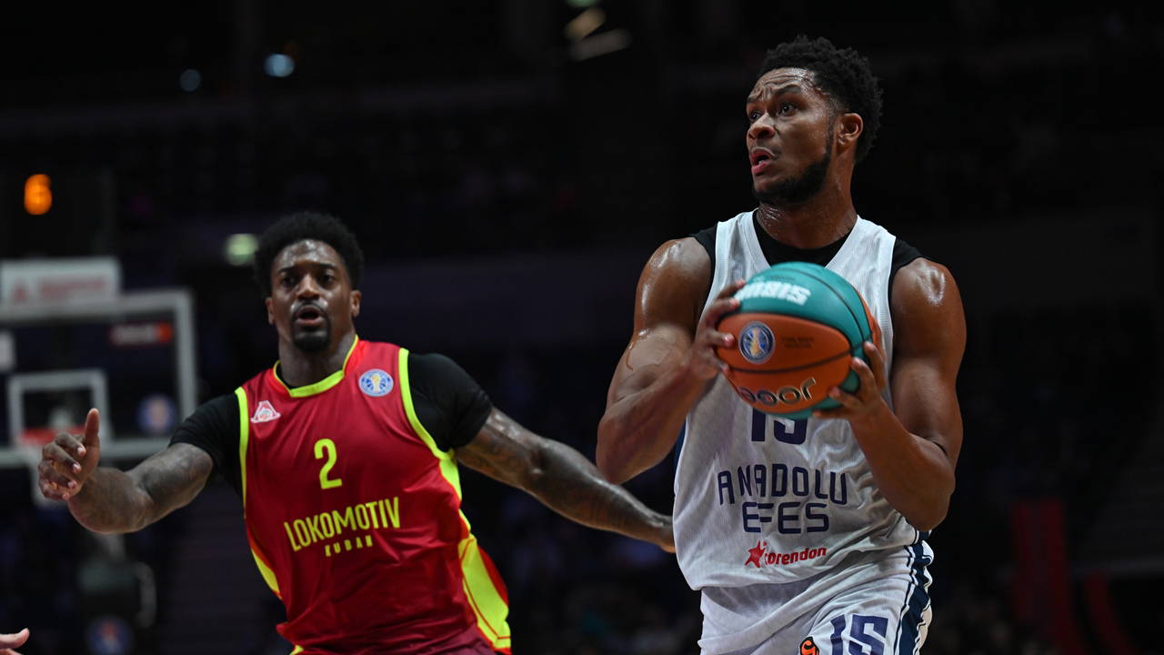 Anadolu Efes, VTB Süper Kupa'yı Lokomotiv Kuban'ı Yenerek Kazandı