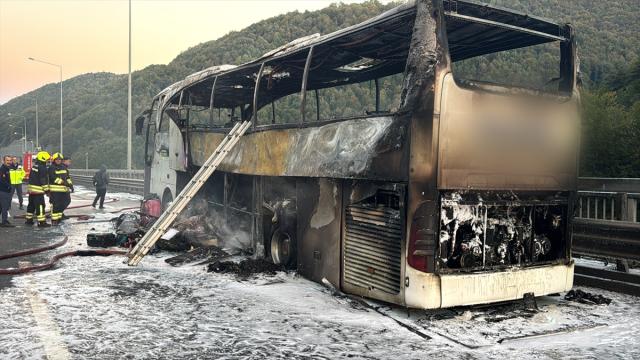 Anadolu Otoyolu'nda Yolcu Otobüsü Alev Aldı