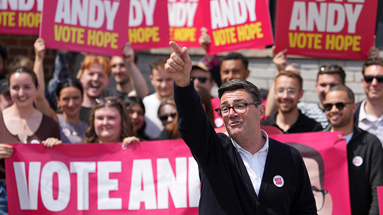 Andy Burnham: İngiltere'nin Bir Sonraki Başbakanı mı