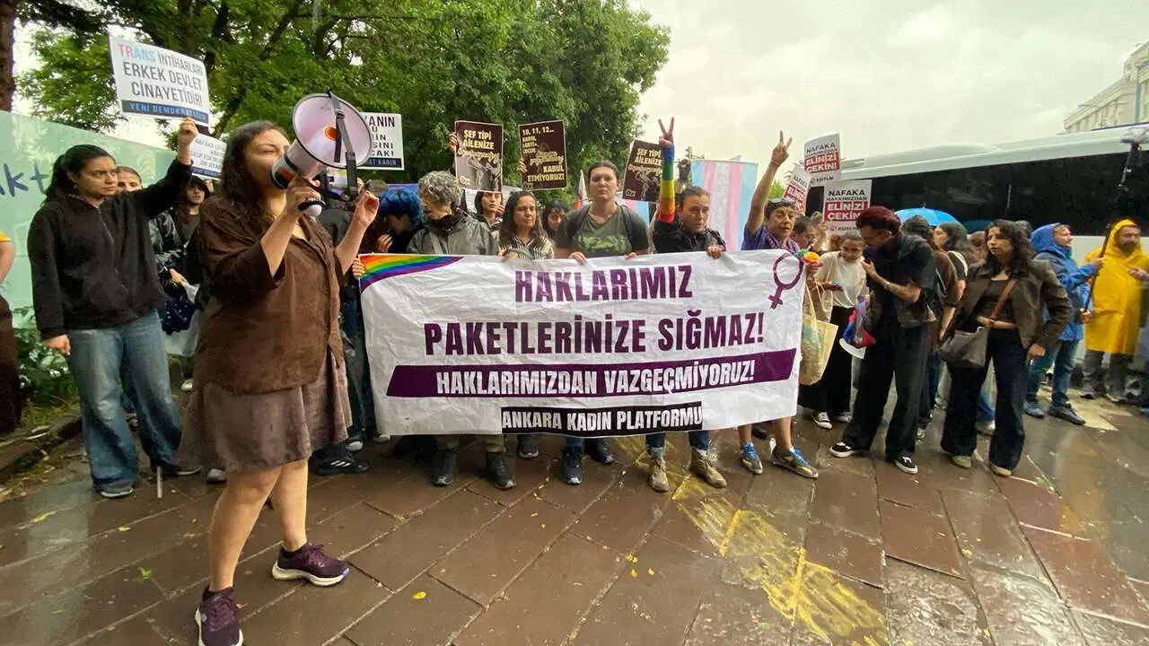 Ankara'da 12. Yargı Paketi protestosu: Halkevleri Genel Başkanı gözaltında