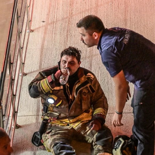 Ankara Altındağ'da Henüz Kullanılmayan Binada Yangın: Akaryakıt İstasyonu Tahliye Edildi