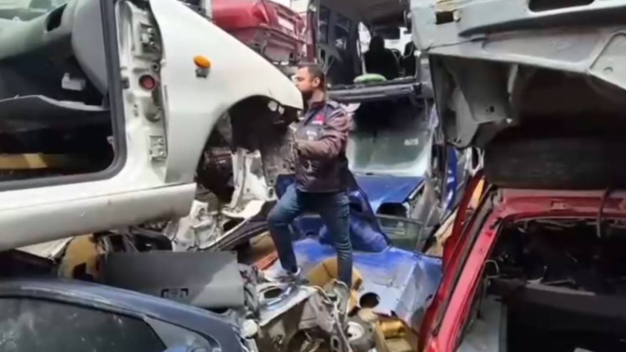 Ankara'da 'Change Araç' Operasyonu: Depremde Hasar Gören Araçların Parçalarıyla Değişim Yapan 4 Şüpheli Yakalandı
