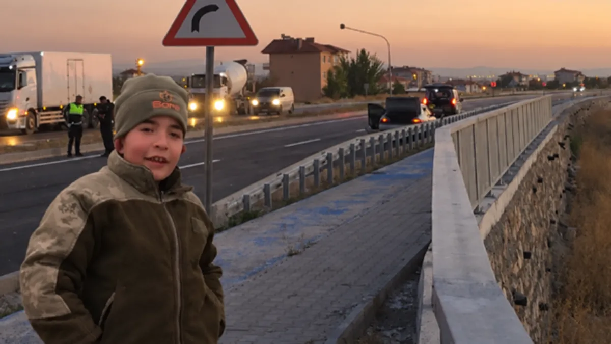 Ankara Çubuk'ta otomobil bisikletli çocuğa çarptı: 10 yaşındaki Muhammed Emin hayatını kaybetti