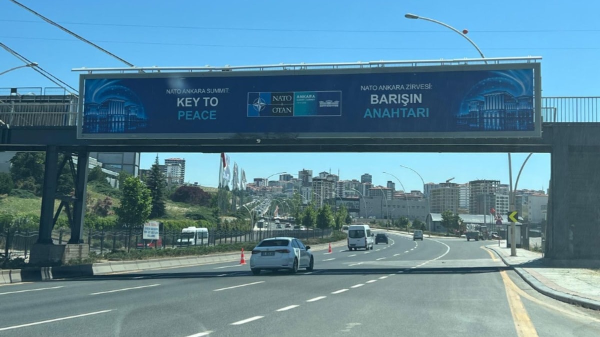 Ankara'daki dev reklam panoları: 181 milyon TL'lik tak-sök ihalesi