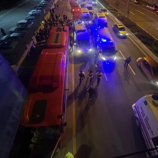 Ankara'da EGO otobüsü üst geçide çarptı: 24 yaralı