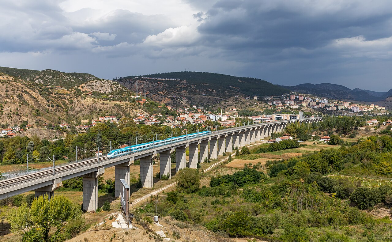Ankara-İstanbul YHT seferleri 30 dakika kısalıyor