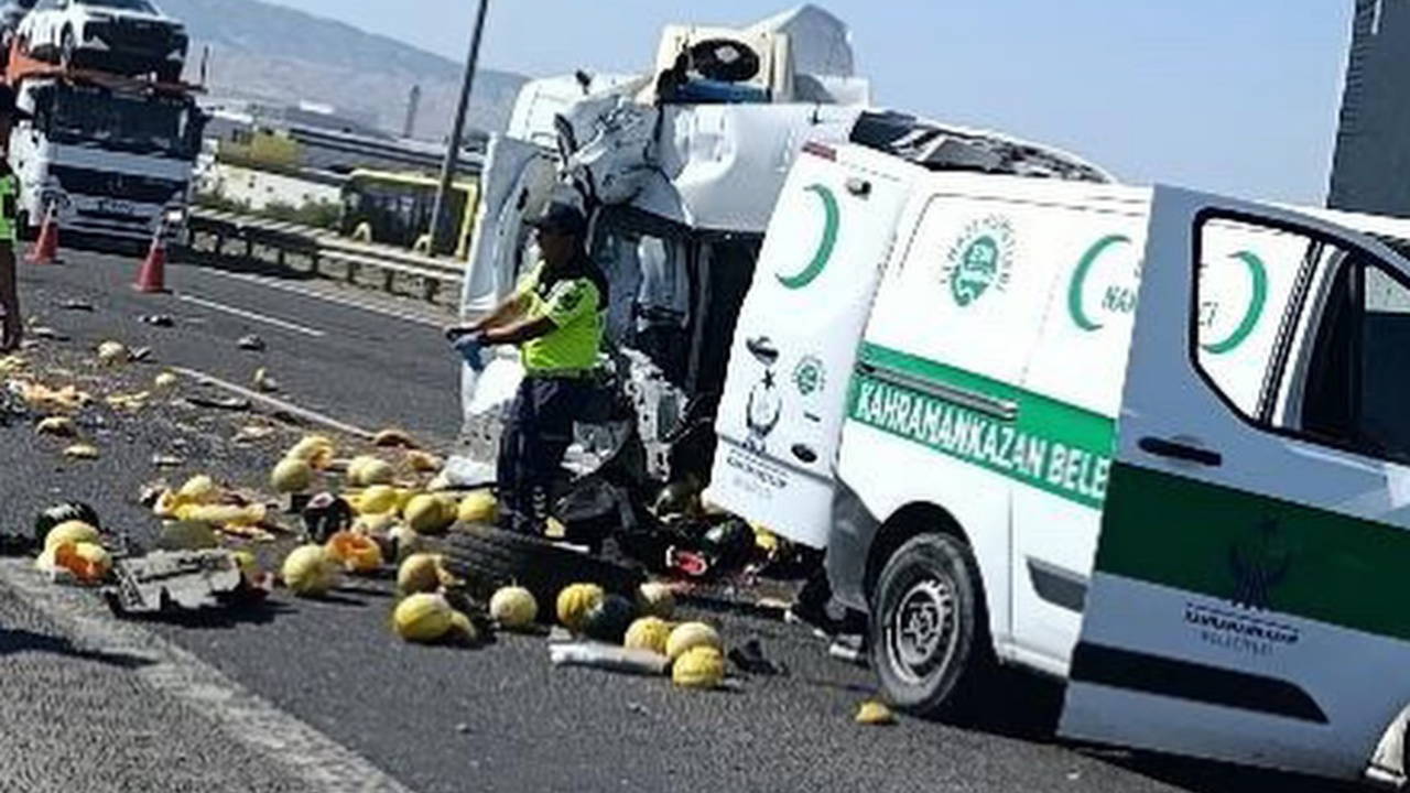 Ankara'da Kamyonet Kamyona Çarptı: 1 Ölü, 2 Yaralı